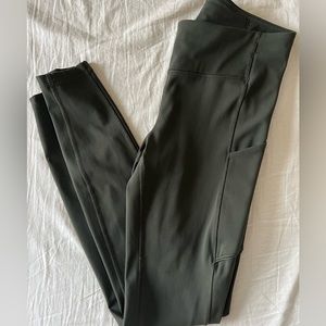 LULULEMON SPEED UPS W/ POCKETS